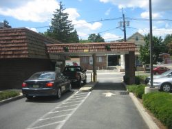 Back view of Valley National Bank Fair Lawn Drive-thru before painting. 