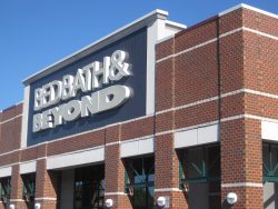 Right side view of Bed Bath & Beyond entrance from parking lot.